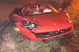 Britský profesionál Sam Trickett havaroval se svým vozem Ferrari F458 Spider