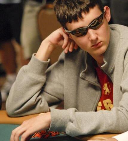 Online High Stakes: Cort Kibler-Melby ztratil $400K, nedařilo se ani Iveymu