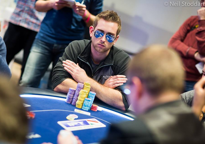 EPT Malta: Chipleaderem finále €25K High Rolleru je největší pokerový smolař Connor Drinan