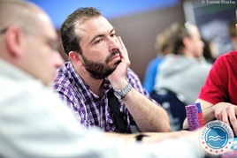 Finálové osmnáctce dubnové České Pokerové Tour vévodí Jiří Driesel