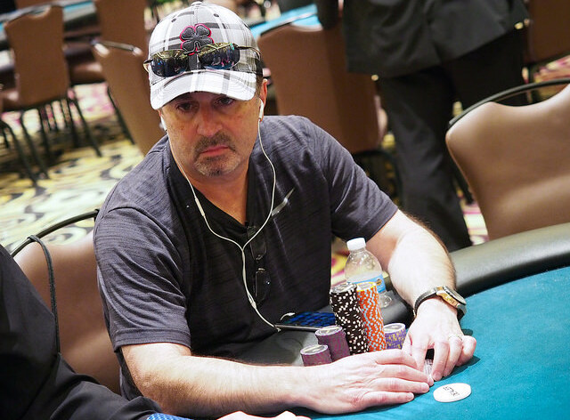 WPT: Ani téměř 1.500 entries nestačilo na pokrytí $5M garance. Den 1C pro Paula Balzana