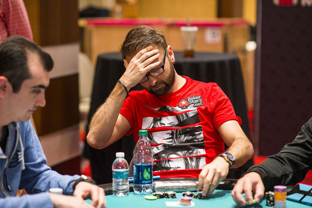 WPT World Championship: Úvodní den konečnou pro Negreanua. Naběhl si do es