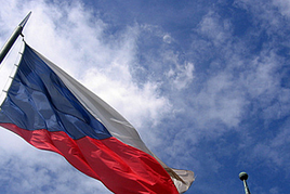 Letní edici Czech Poker Masters vede po první flightu Slovák Bednár