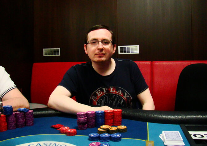 Česká Pokerová Tour: Po úvodním hracím dni Main Eventu je ve vedení Petr Šebela