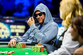 WSOP: Poslední čtyři soupeři dělí Kevina MacPheeho od premiérového náramku!