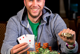 WSOP: Kevin MacPhee se dočkal svého prvního zlatého náramku