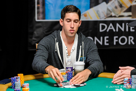 WSOP $111K One Drop High Roller chipleaduje po prvním dni Daniel Colman!