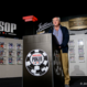 WSOP: Main Event odstartovalo &quot;shuffle-up and deal&quot; v podání veterána Donnachy O&#039;Dea