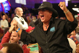 WSOP Main Event: Brit Tommy Yates rozmnožil $0.01 na $19.500