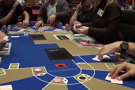 Novinka ve světě živého pokeru: Dvě handy současně na jednom stole!