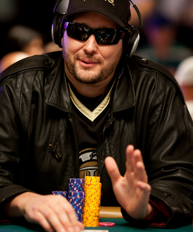 Phil Hellmuth rupnul na domácí cash game přes $100.000