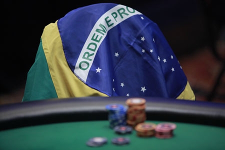 V Brazílii uvedli v platnost nový zákon. Na veřejnosti nesmíte hrát online poker