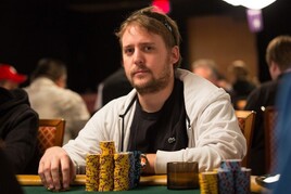 Nicolas &quot;PokerKaiser&quot; Fierro dotahuje Moormana. Získal svou 20. Triple Crown