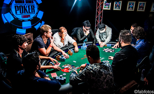 LIVE STREAM: Final table €3.250 NLH i s kartami všech hráčů