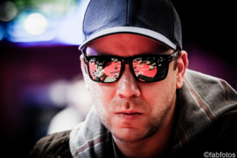 Main Event WSOPE: Po třetím dni je ve vedení Kevin MacPhee, zbývá posledních 21 hráčů