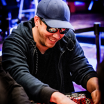 WSOPE Main Event: MacPhee míří po přísné eliminaci Erika Seidela pro náramek