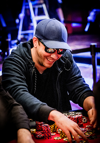 WSOPE Main Event: MacPhee míří po přísné eliminaci Erika Seidela pro náramek
