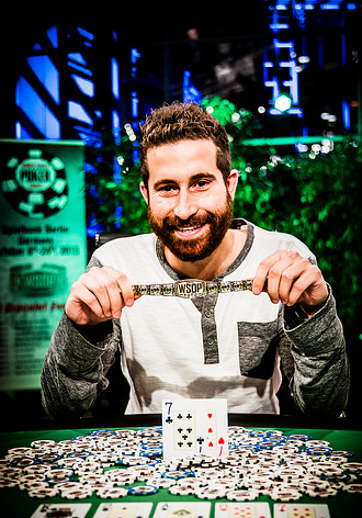 WSOPE High Roller: Světový šampion Jonathan Duhamel vyhrál svůj třetí zlatý náramek
