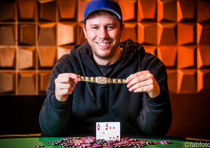Kevin MacPhee ovládl v Berlíně World Series of Poker Europe, získal €883.000