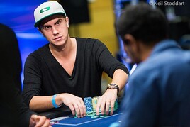 EPT Malta: Ivarsson se vrací na chiplead, Sikora v závěsu...