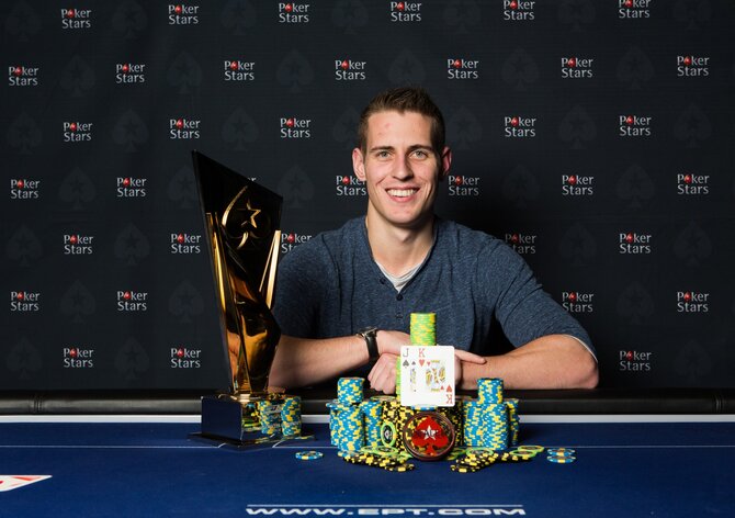 Nejtěsnější souboj historie! McDonald kraloval v EPT12 POY
