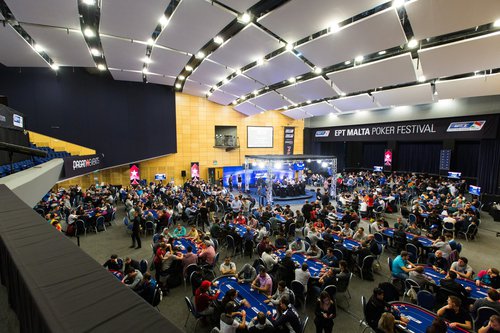 NEIL6009_EPT12MAL_Tournament_Room_Neil Stoddart
