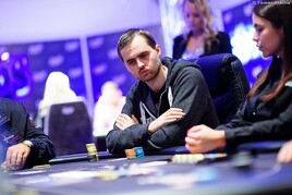 WSOPC: Kabrhela podržel pár kingů a pokračuje v Super High Rolleru
