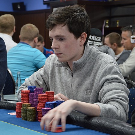Chipleaderem listopadového finále Main Eventu ČPT je Ir Brian Walsh