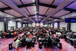 King’s PokerNews Cup: Dnešní druhý den si zahraje 15 Čechů a 6 Slováků