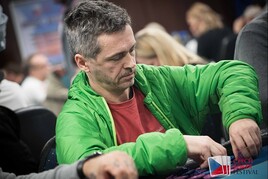 Main Event DAPT: Skvělý start Tomáše Holmana ve dni 1A