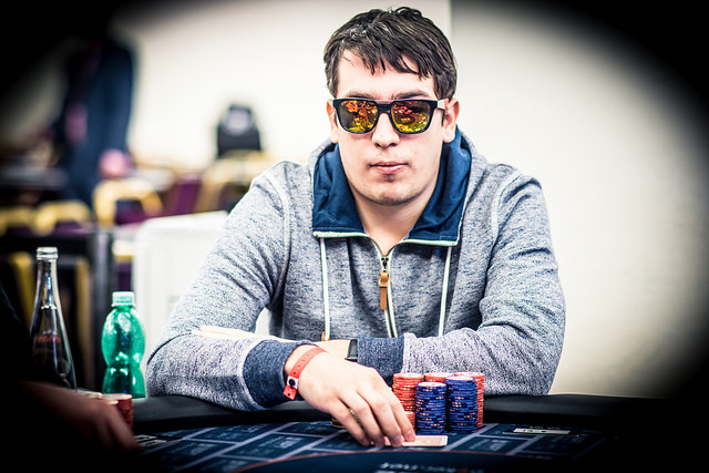 WPT Prague: Chipleaderem je Moldavec žijící v ČR, Pavel &quot;3P3NIPA&quot; Plesův