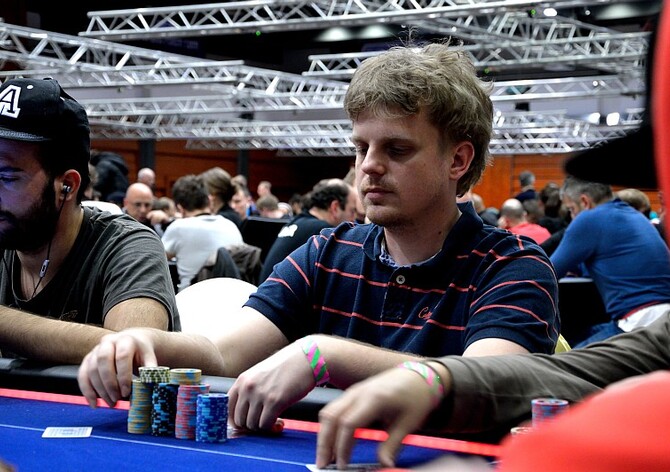 Main Event EPT Prague: Sítem dne 1B prošlo 13 českých nadějí. Zářil Vojtěch Růžička