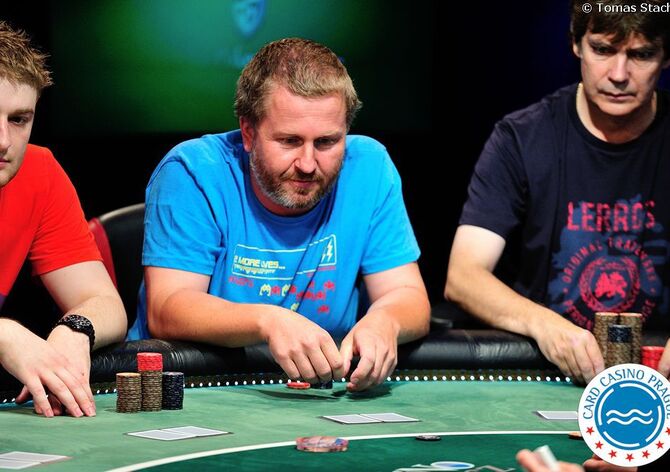 Rebuy Stars 500K GTD: Úvodní flight 1A se vydařil Radku Valterovi