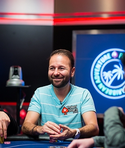 Holy Moly! Negreanu padnul až v heads-upu a bere necelý milion!