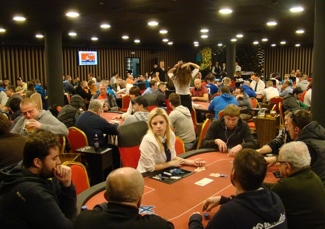 Poker Fever Cup 1M GTD: 47 hráčů míří do finálového dne