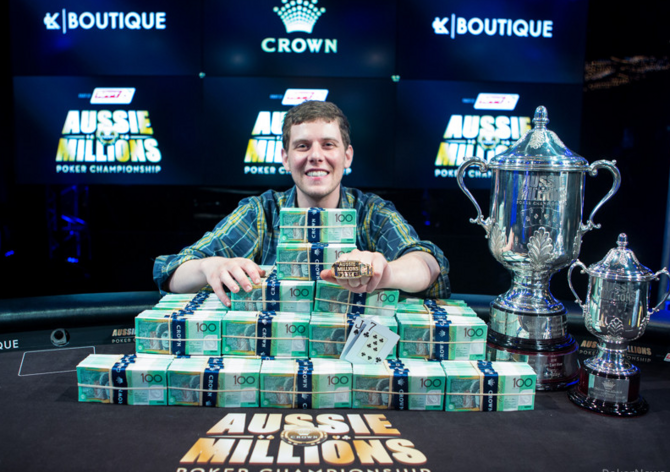 Ari Engel slaví titul šampiona Aussie Millions 2016, v heads-upu si poradil s Tonym Dunstem