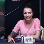 Lenka Vlková kralovala v dalším vydání ze série Ladies in Red by Redbet