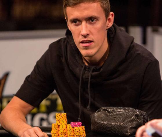 Fotbalista Max Kruse dostal od klubu pokutu 25 tisíc eur za hraní pokeru v sezóně