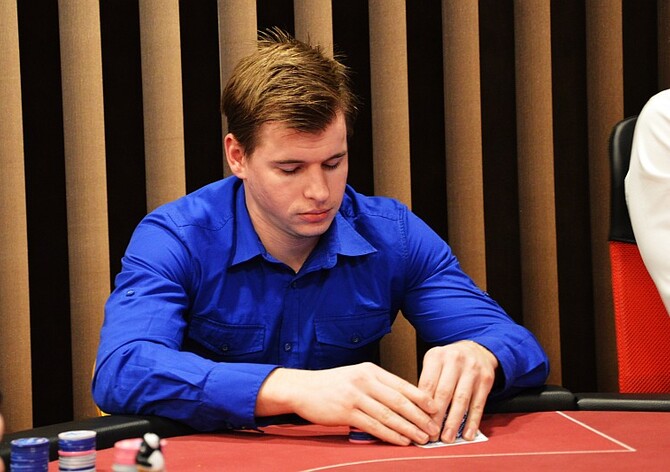 WSOP: Marek Ohnisko na finálovém stole! První náramek pro Johna Racenera!