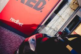 Redbet LIVE! Rozvadov: Den 1A Main Eventu zdolala pětice Čechů