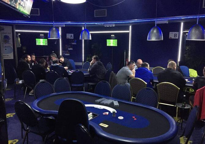 Infinit Main Event: Overlayem vonící den 1B ovládl Patrik Jaroš
