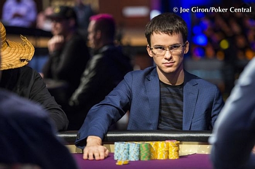 Turnaj roku chipleaduje po prvním dni ruský regular Timofey &quot;Trueteller&quot; Kuznetsov