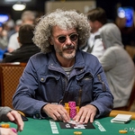 WSOP: Fitoussi chipleaduje $10K Dealers Choice, Busquet v semifinále $10K Heads-upu