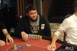 Pokerbreak Cup: Ze dne 1A si nejvíce žetonů odnáší Vojtěch Kratochvíl!