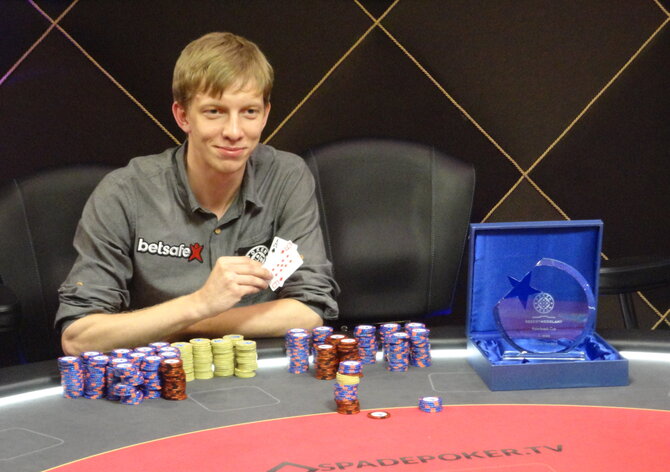Pokerbreak Cup: Flary v heads-upu soupeře nedorazil! Vítězí Robert Marcin Witek