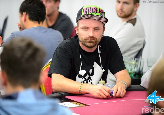 PFS Mini Main Event: Páteční den 1B přinesl dalších pět českých postupů