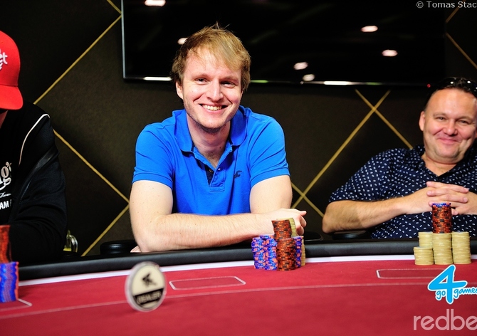 EPT: V €10K High Rolleru drží české barvy nad vodou Horák, Kabrhel a Staszko