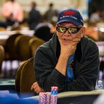 Že je poker hra mladých žraloků? Legends of Poker chipleaduje 77letý děda!