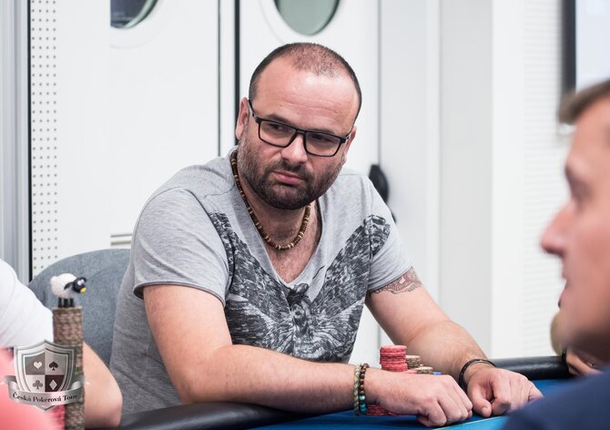 ČPT Září, Druhý den utopil v krvi Lukáš Záškodný