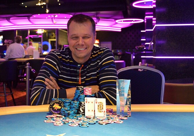 RebuyStars - 1,5M GTD: Po dealu na FT se v dohrávce radoval Marek Dostál
